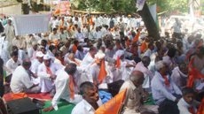 BKS stages demo at Jantat-Mantar