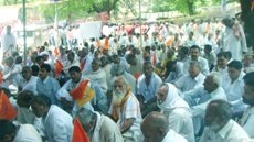 BKS stages demo at Jantat-Mantar